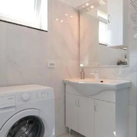 Simplistic In With Private Swimming Pool Apartment Zadar