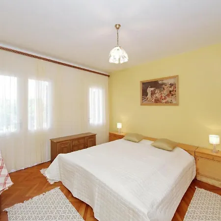 Simplistic In With Private Swimming Pool Zadar